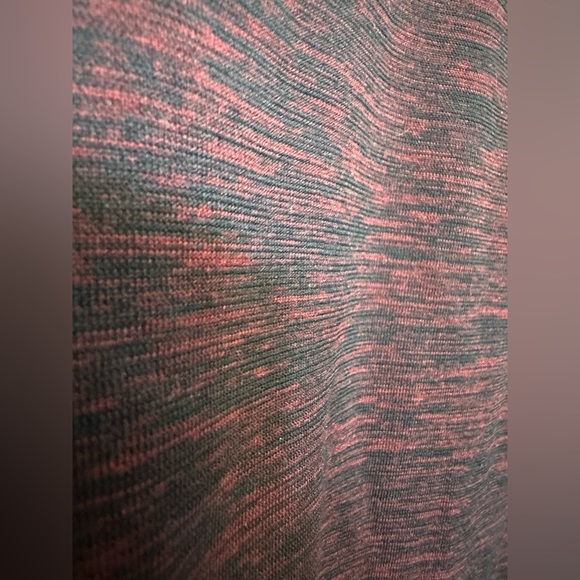 Lululemon Performance Long Sleeve Red Black Stretch 1/4 Zip Pull Over Top - Picture 4 of 6